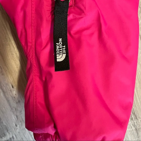Northface Snowsuit 3-6M - Picture 10 of 10